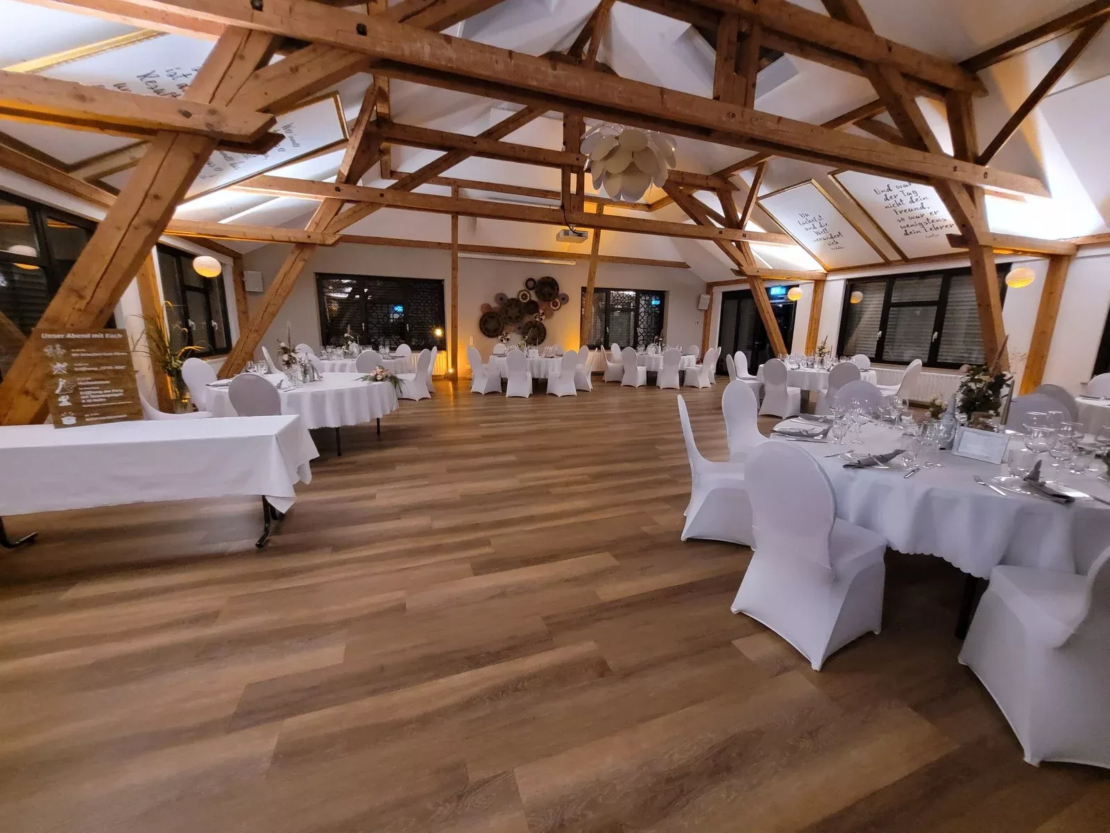 Gemieteter Raum für Hochzeitsveranstaltung Hochzeitstag Partylocation